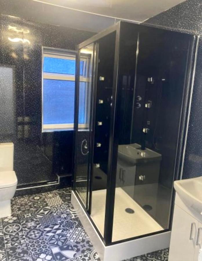 Sea Front Apartment With Massage Shower Netflix Great Location Bridlington Exterior photo